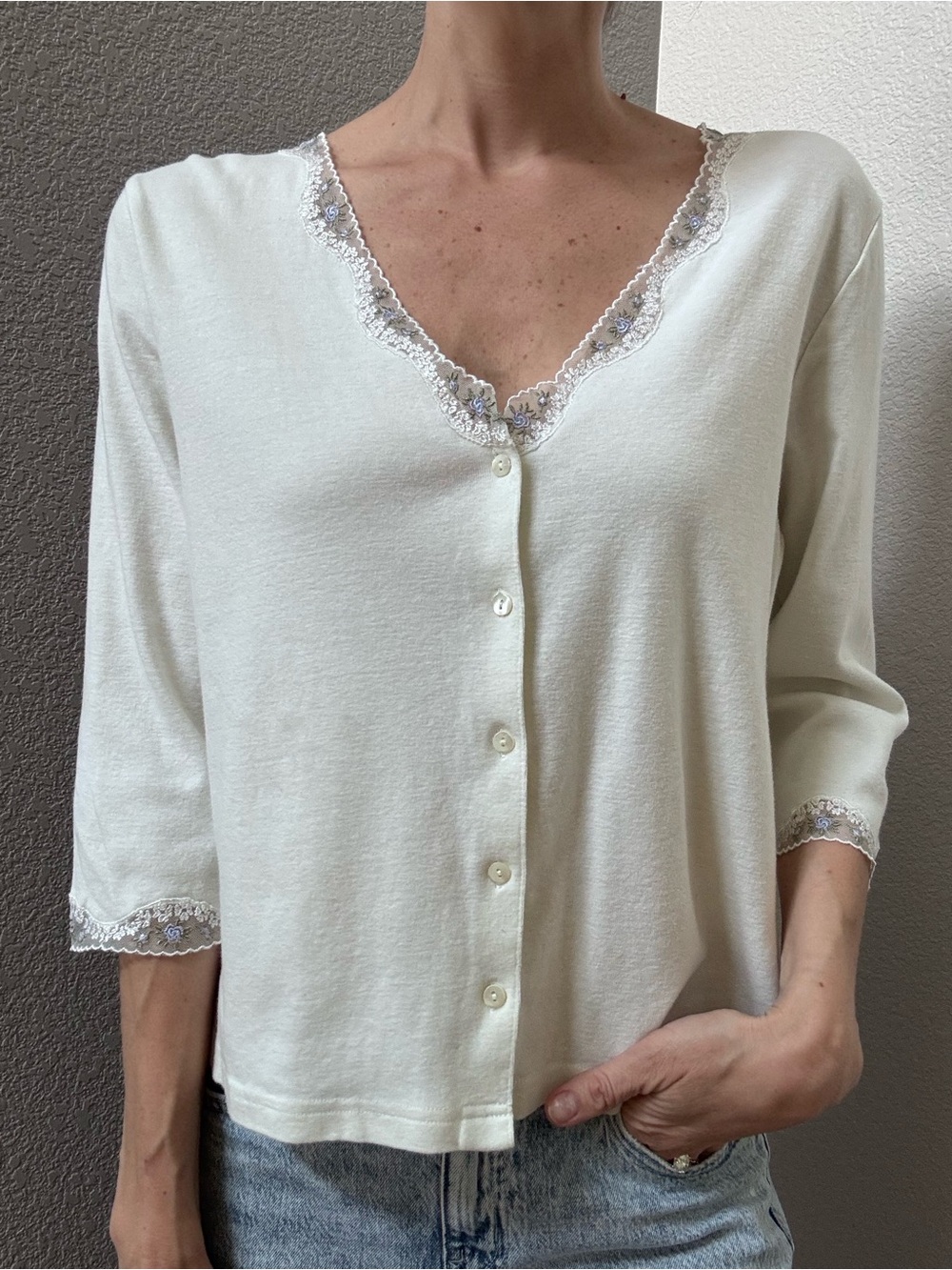 Vintage Lace Trim V Neck Button Up Women’s M White Floral Cottagecore